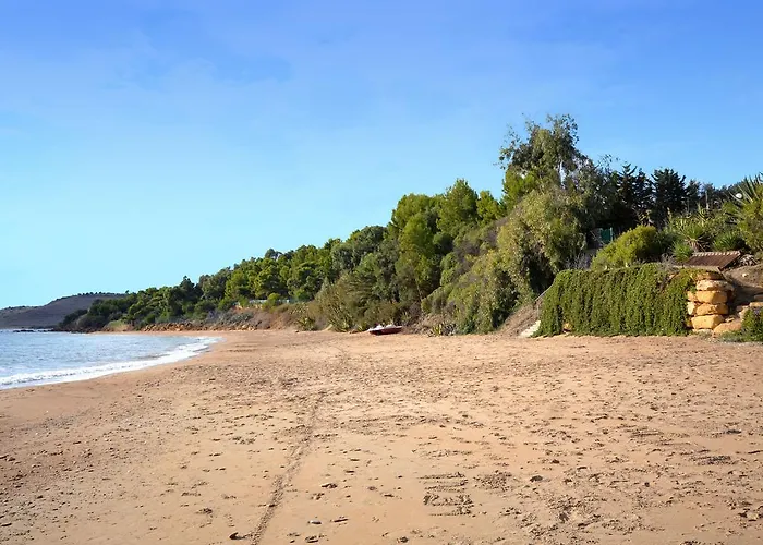 Feriehus Timpi Russi Coastal Home *